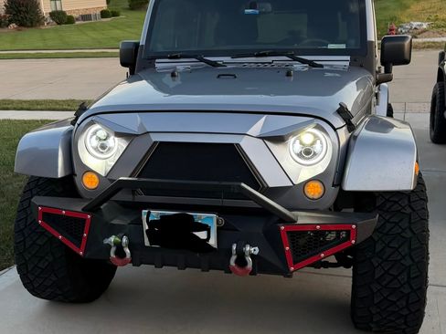 Used 2014 Jeep Wrangler Unlimited Sahara w/ Dual Top Group AWD/4WD image 4