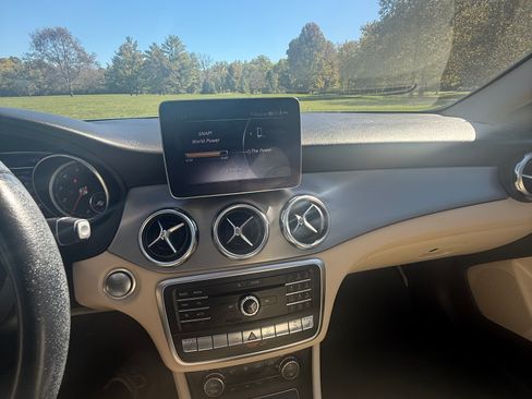 Used 2019 Mercedes-Benz GLA 250 4MATIC image 12