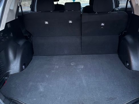 Used 2016 Toyota RAV4 LE image 6