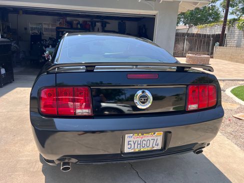 Used 2007 Ford Mustang GT image 2