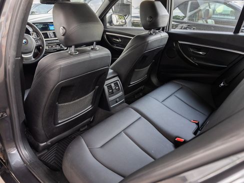 Used 2017 BMW 330i xDrive Sedan w/ Premium Package image 4