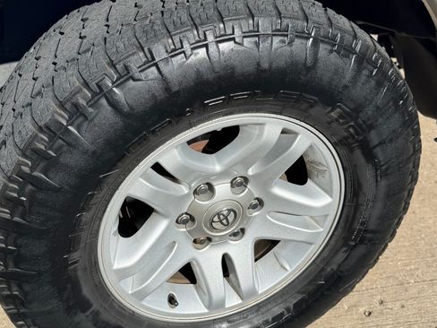 Used 2004 Toyota Tundra Limited image 21