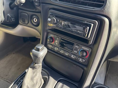 Used 2001 Chevrolet Corvette Coupe w/ Preferred Equipment Group2 image 17