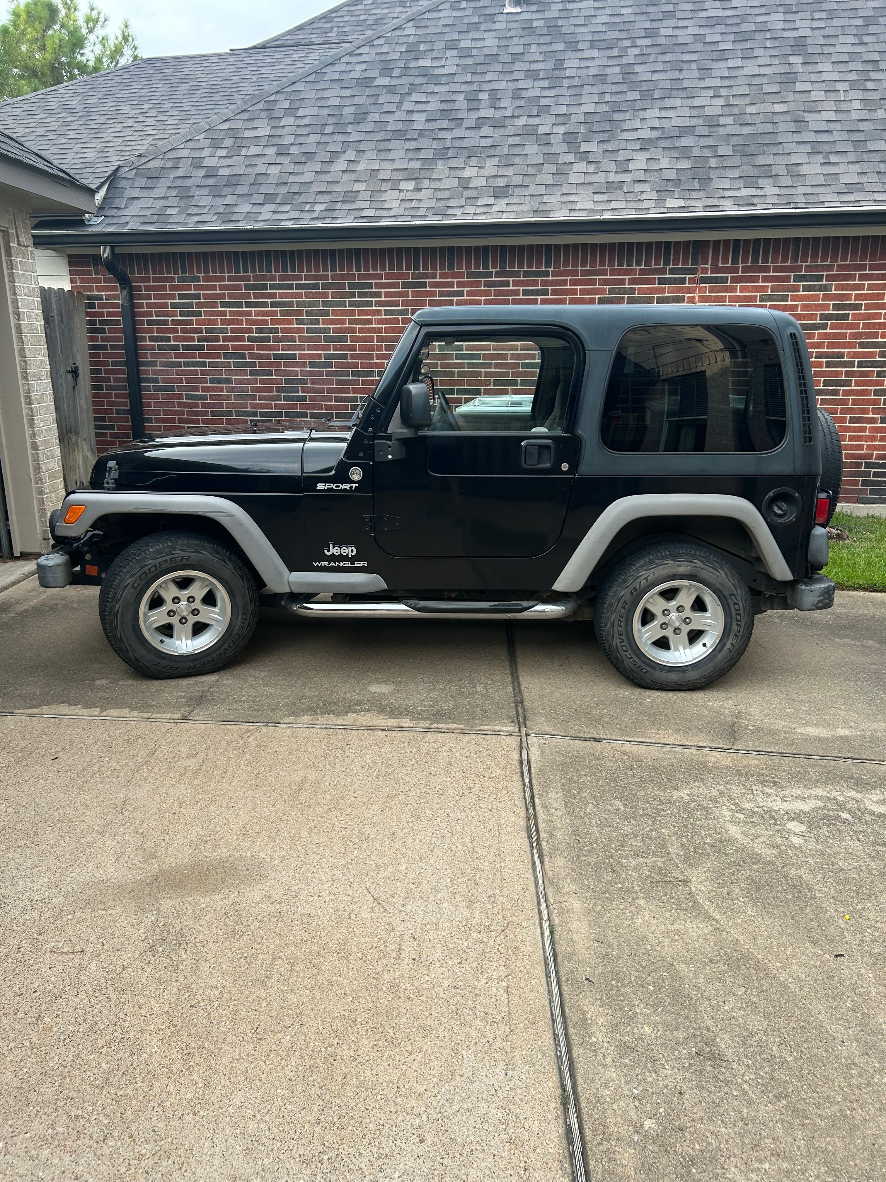 Used 2005 Jeep Wrangler Sport w/ 30" Tire & Wheel Group AWD/4WD image 1
