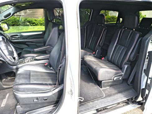 Used 2017 Dodge Grand Caravan GT FWD image 7