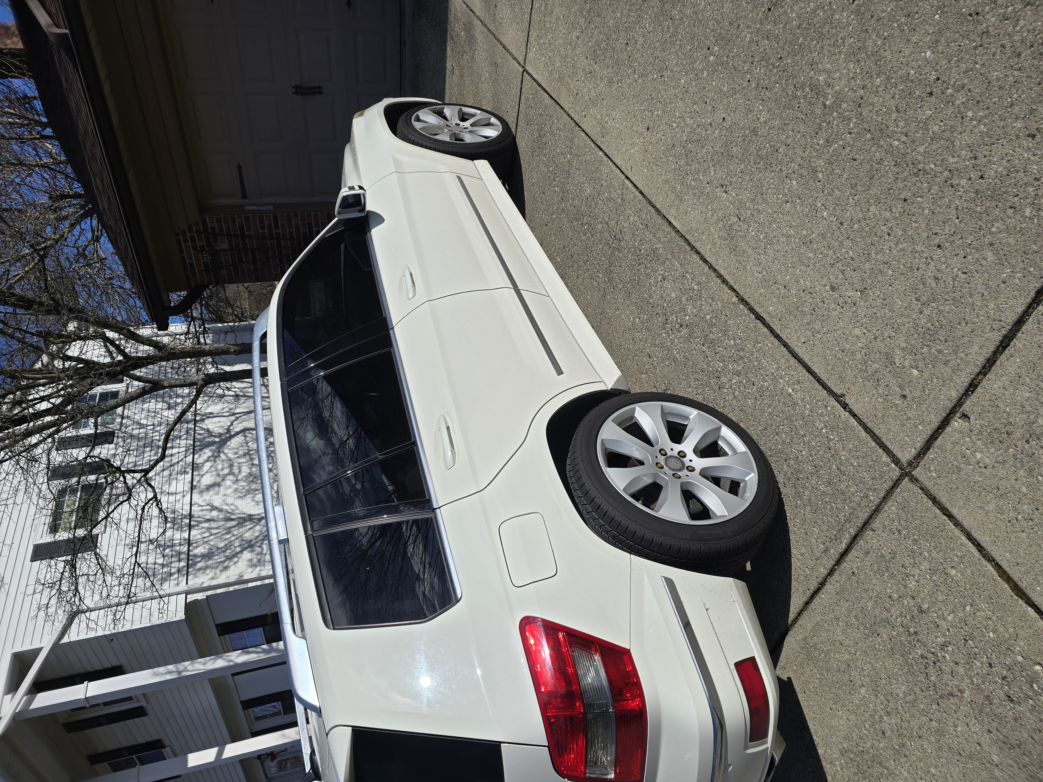 Used 2010 Mercedes-Benz GLK 350 4MATIC image 2