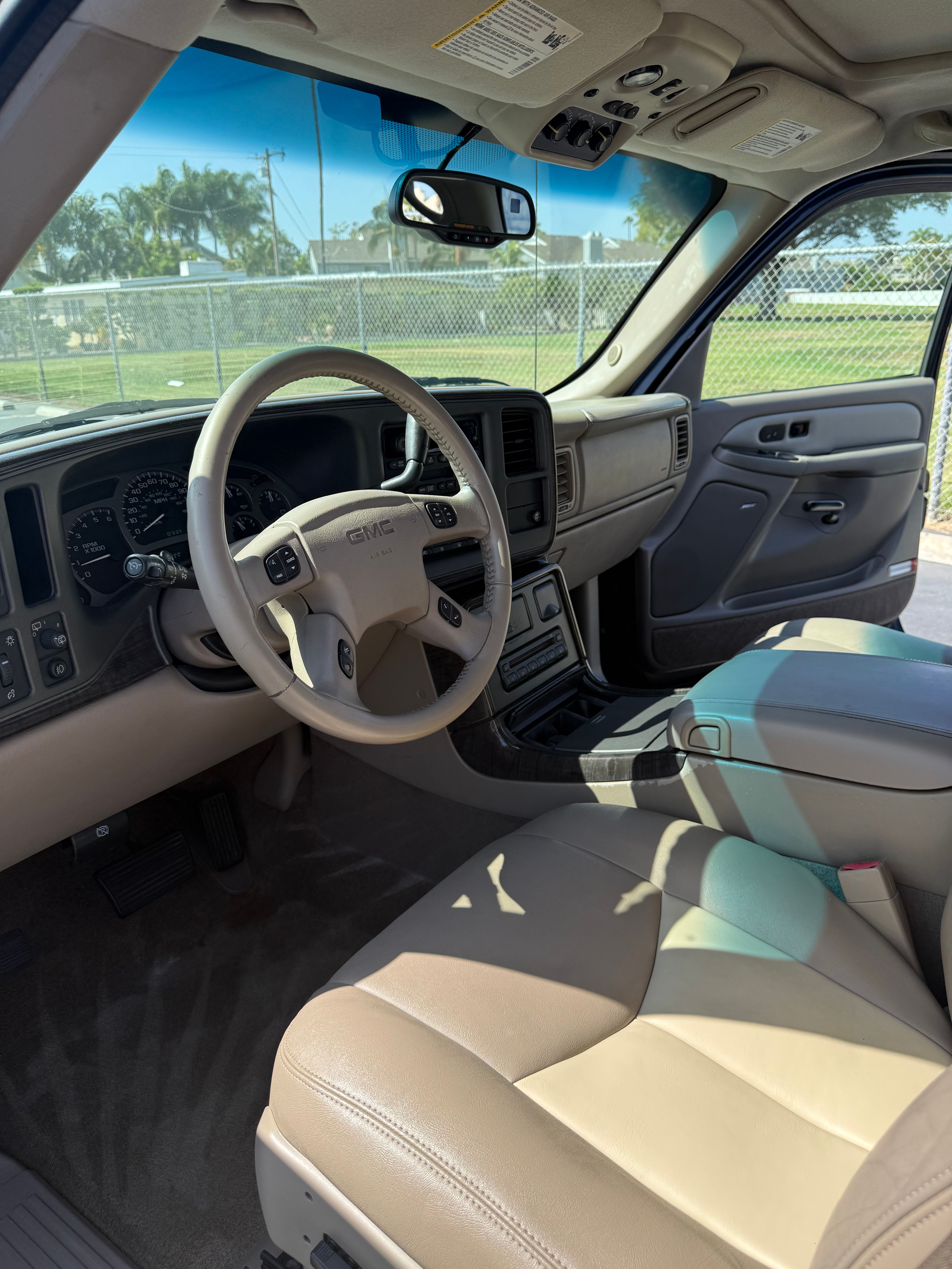Used 2005 GMC Yukon XL Denali AWD/4WD image 9