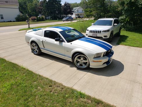 Used 2006 Ford Mustang GT image 4