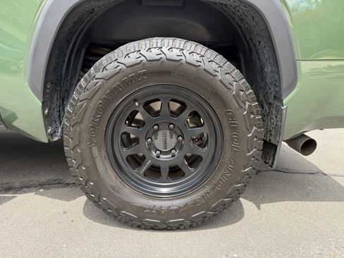 Used 2022 Toyota Tundra SR5 w/ TRD Off-Road Package AWD/4WD image 8