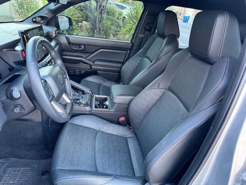 Used 2025 Toyota 4Runner TRD Off-Road Premium w/ Tow Technology Package AWD/4WD image 13