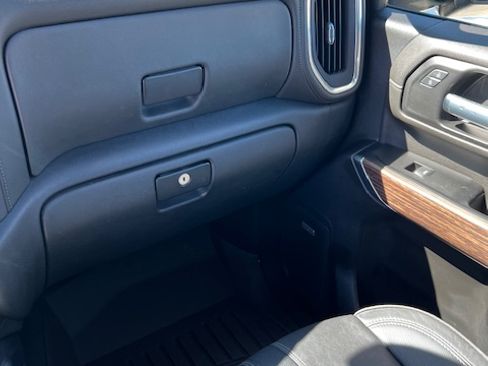 Used 2022 Chevrolet Silverado 3500 High Country w/ Technology Package image 21