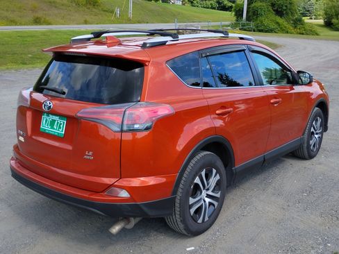 Used 2016 Toyota RAV4 LE w/ Cargo Management Package AWD/4WD image 8