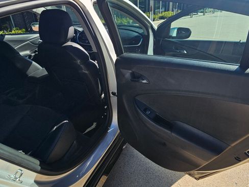 Used 2017 Chevrolet Volt LT w/ Comfort Package image 14