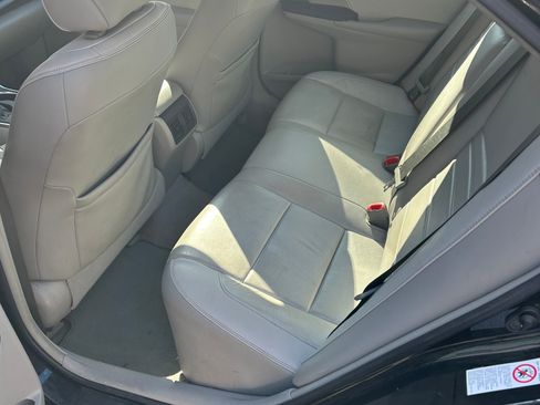 Used 2017 Toyota Camry XLE w/ Moonroof Package image 27