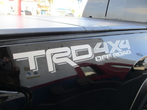 Used 2021 Toyota Tacoma TRD Off-Road w/ Technology Package image 9
