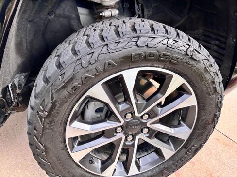Used 2023 Jeep Grand Cherokee Overland AWD/4WD image 21