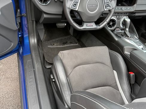 Used 2022 Chevrolet Camaro SS RWD image 8