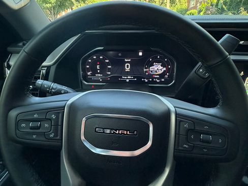 Used 2025 GMC Sierra 3500 Denali w/ Technology Package AWD/4WD image 22