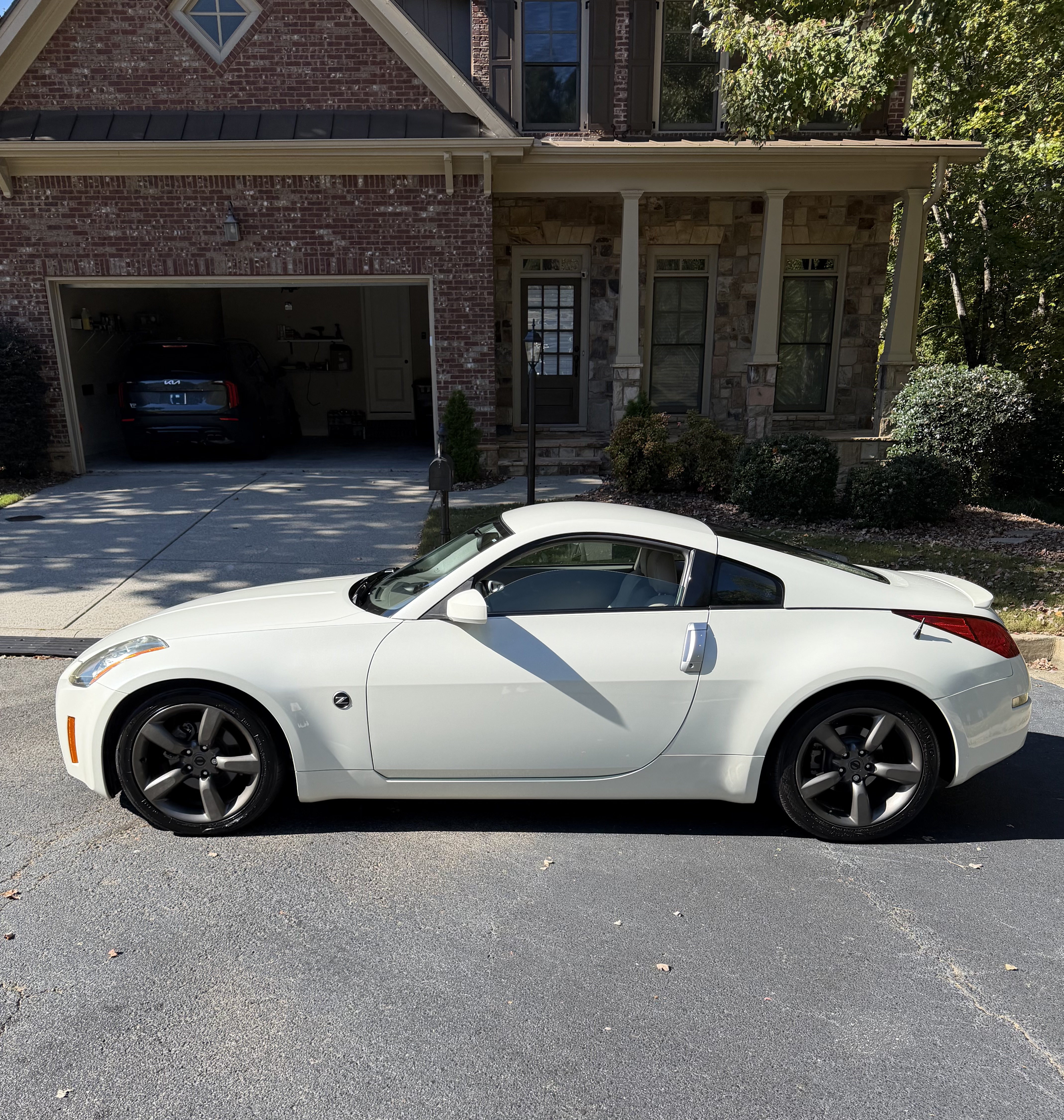 Used 2003 Nissan 350Z Touring w/ Aerodynamics Pkg RWD image 2