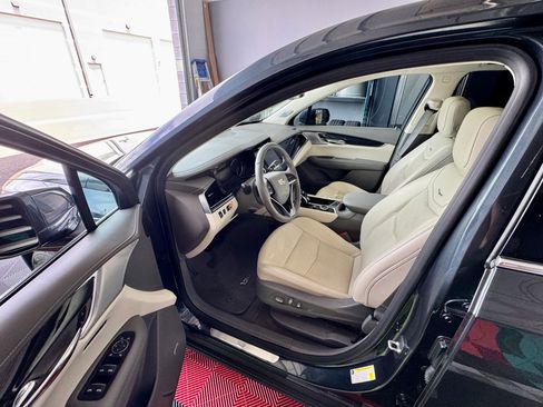 Used 2020 Cadillac XT6 Premium Luxury AWD/4WD image 11