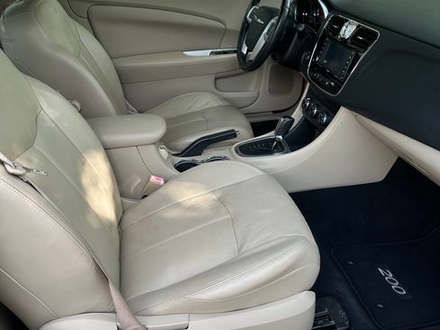 Used 2012 Chrysler 200 Limited FWD image 10