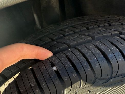 Used 2013 Volkswagen Tiguan S image 15