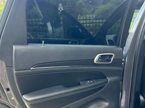 Used 2016 Jeep Grand Cherokee Limited RWD image 18