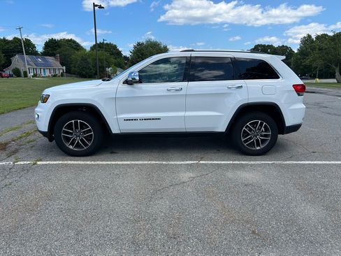 Used 2019 Jeep Grand Cherokee Limited w/ Luxury Group II AWD/4WD image 4