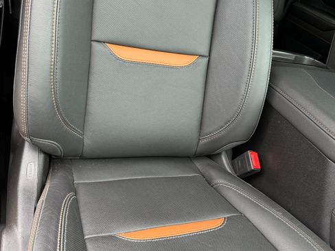 Used 2024 GMC Sierra 2500 AT4 w/ Technology Package image 13