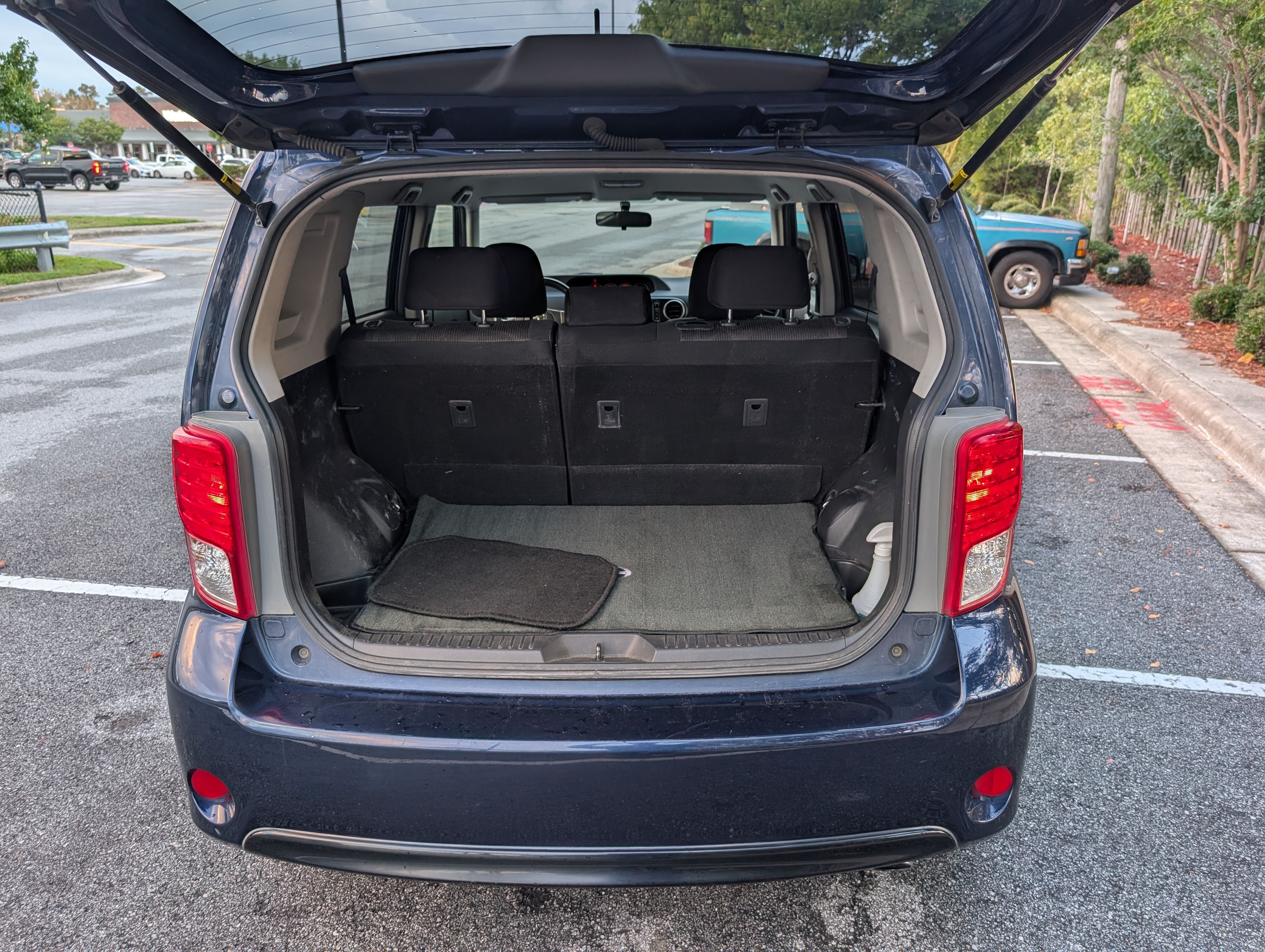 Used 2015 Scion xB FWD image 10