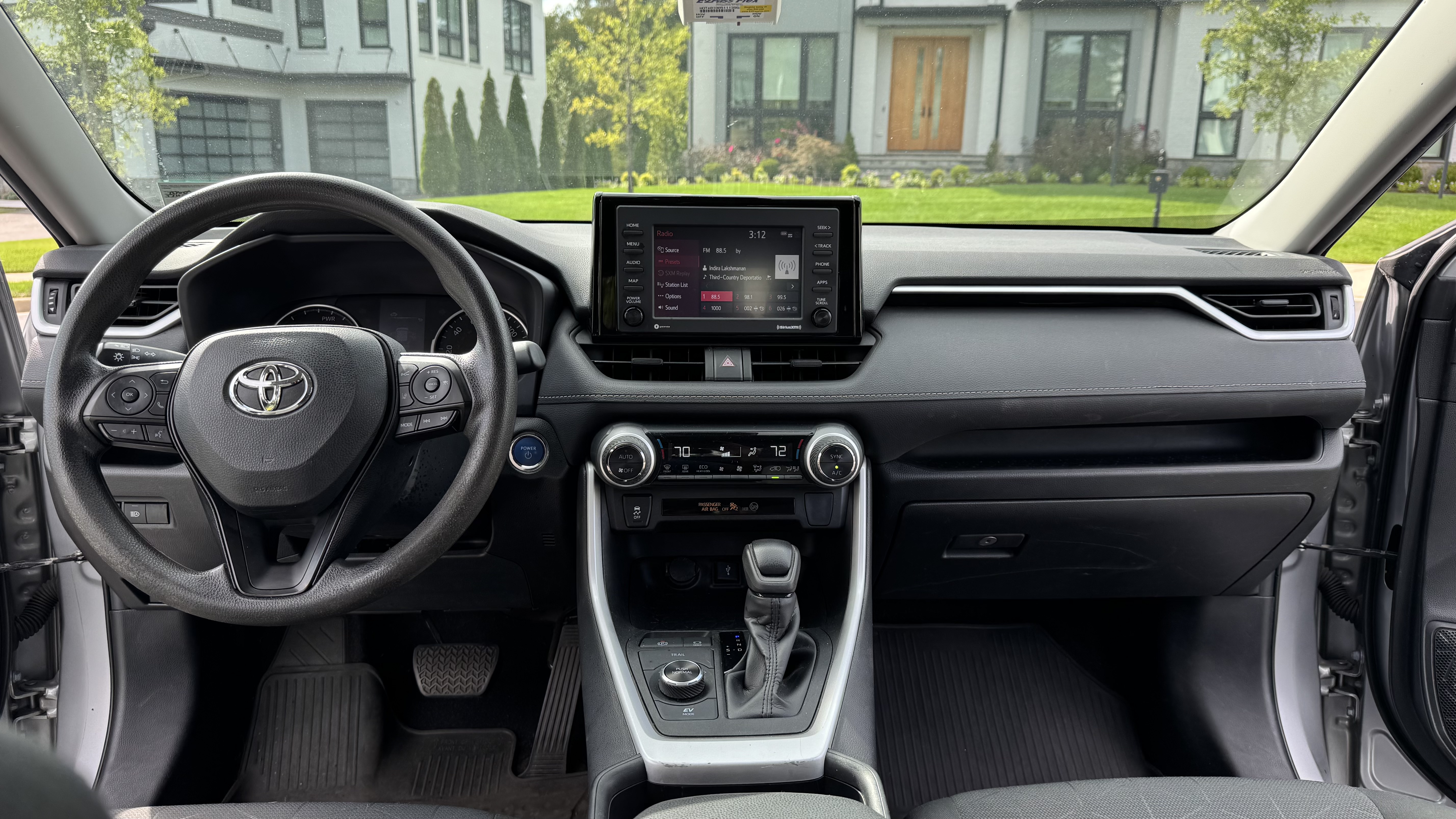 Used 2022 Toyota RAV4 XLE AWD/4WD image 15