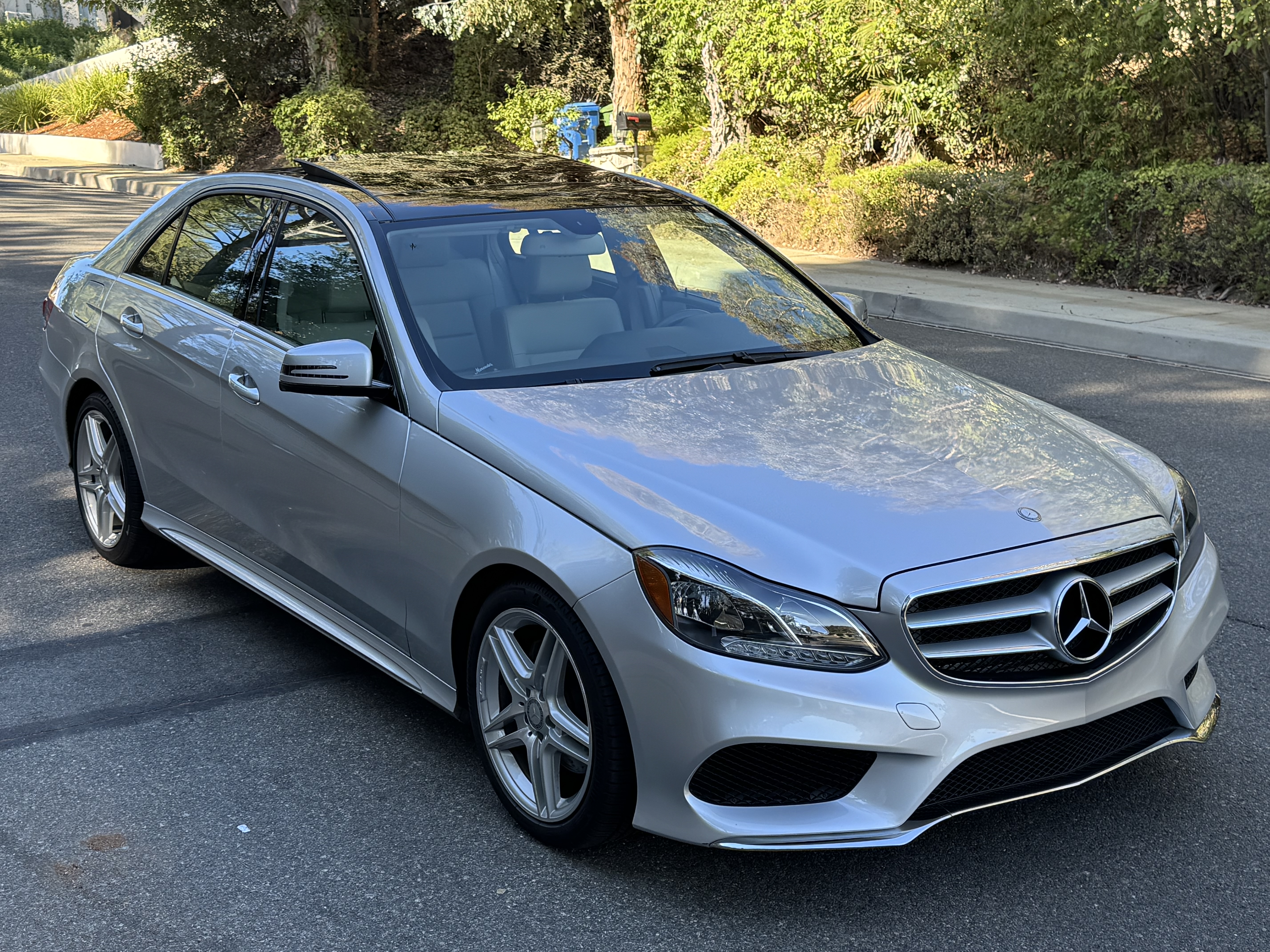 Used 2014 Mercedes-Benz E 350 Sedan image 4