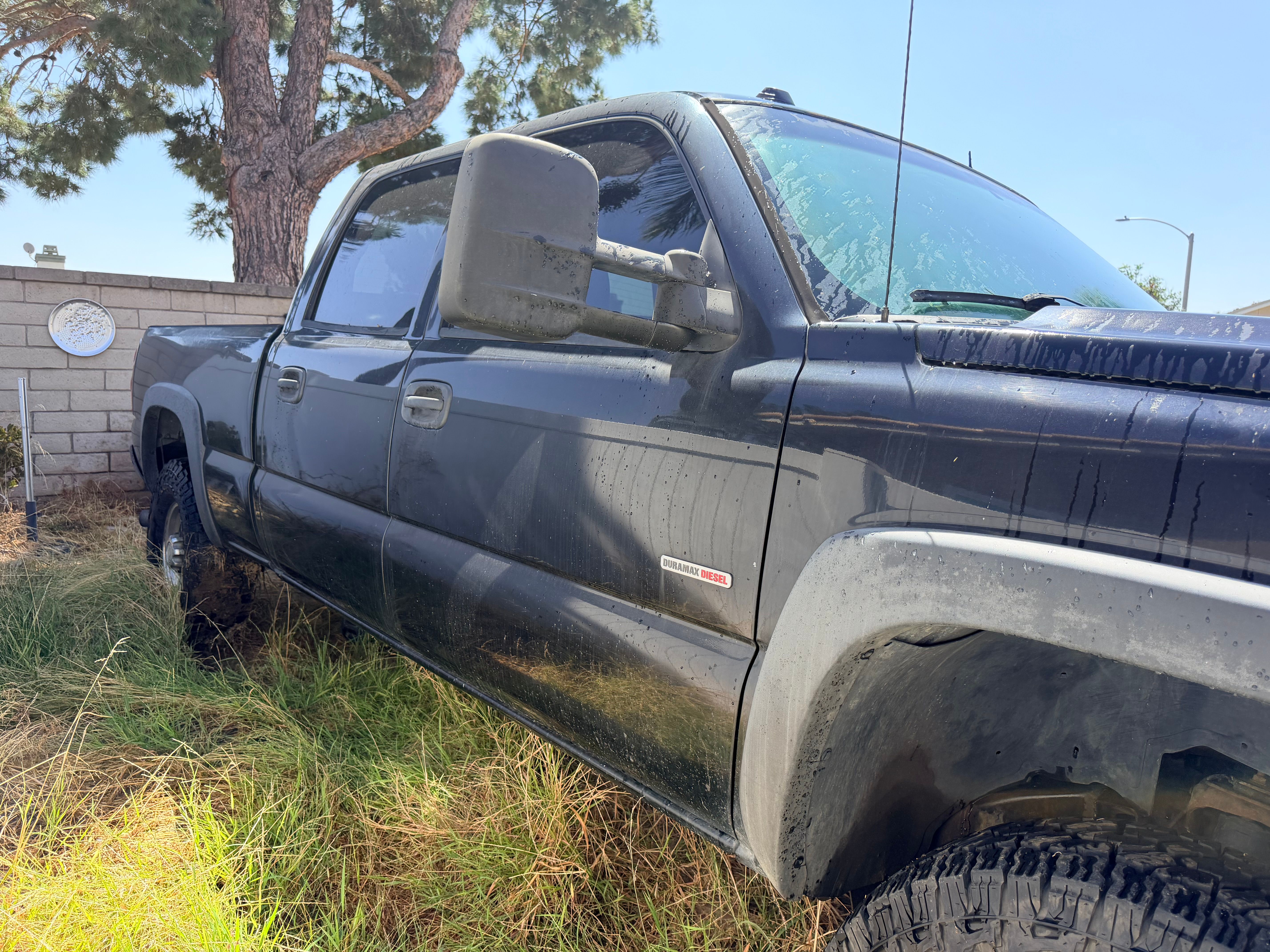 Used 2005 Chevrolet Silverado 2500 LT w/ Heavy-Duty Power Package RWD image 4
