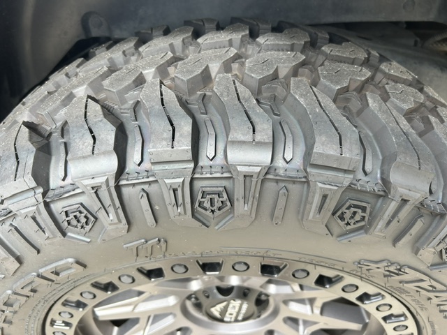 Used 2013 Jeep Wrangler Unlimited Sahara w/ Dual Top Group AWD/4WD image 6