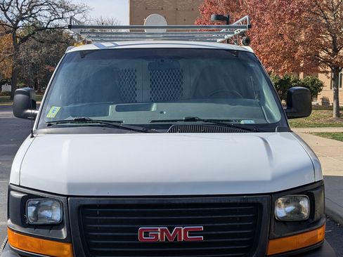 Used 2016 GMC Savana 2500 Extended image 12