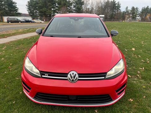 Used 2017 Volkswagen Golf R 4-Door image 4
