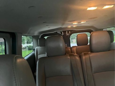 Used 2018 Nissan NV 3500 SL RWD image 17