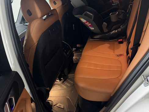 Used 2022 BMW X5 xDrive40i w/ Premium Package image 14