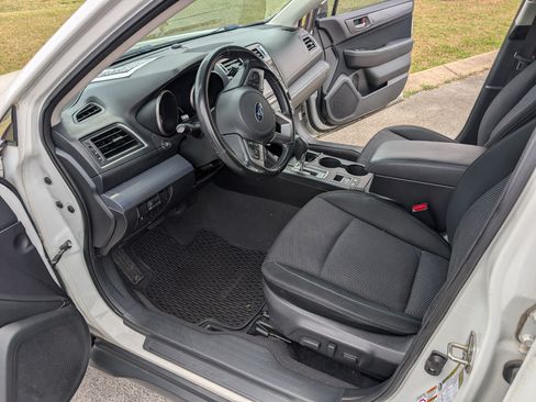 Used 2016 Subaru Outback 2.5i Premium image 6