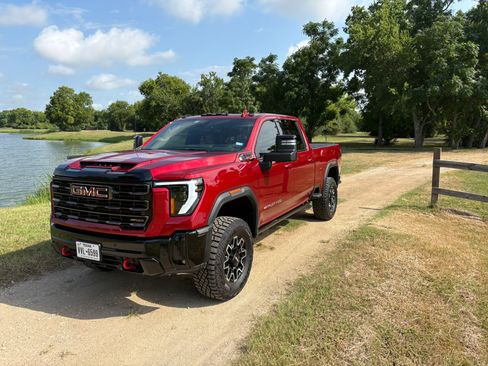 Used 2025 GMC Sierra 2500 AT4X image 15
