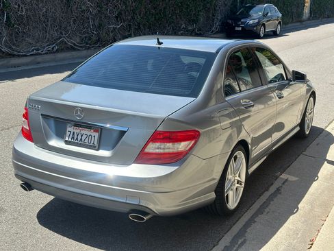 Used 2010 Mercedes-Benz C 300 Sedan image 4