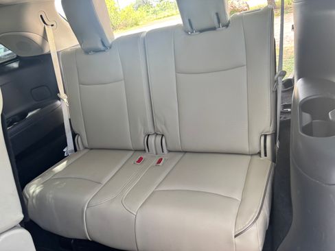 Used 2020 INFINITI QX60 Luxe w/ Essential Package FWD image 6