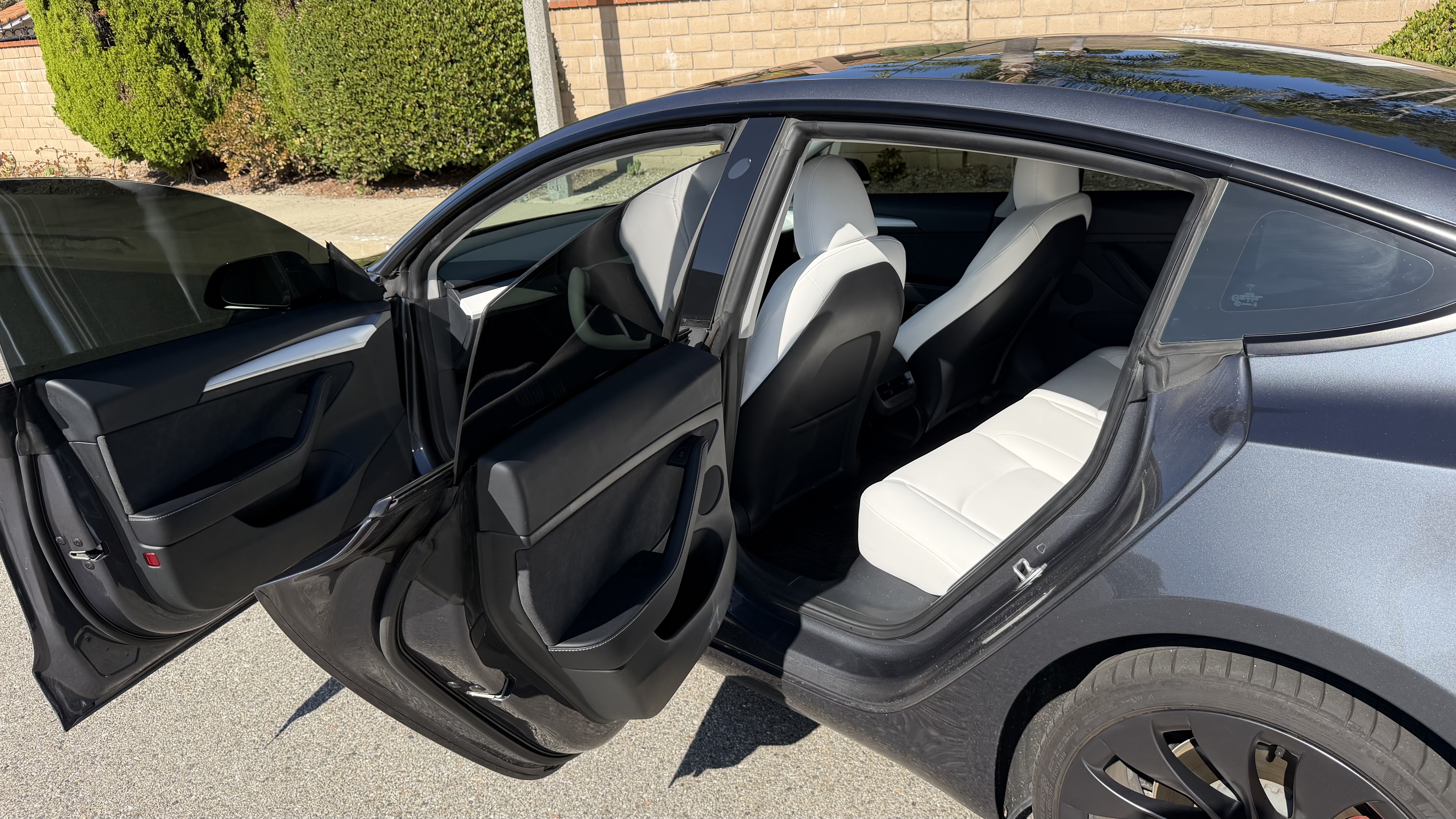 Used 2023 Tesla Model 3 Performance AWD/4WD image 2