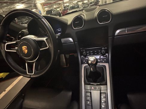 Used 2022 Porsche 718 Cayman Coupe 2D image 18