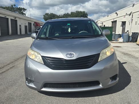 Used 2012 Toyota Sienna Minivan 4D image 2