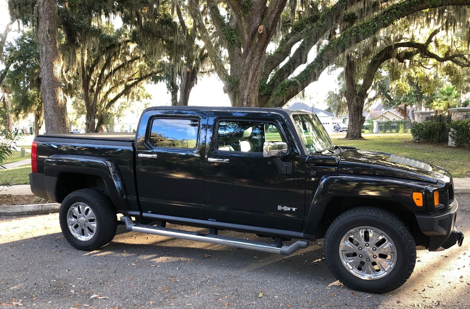 Used 2009 HUMMER H3T Luxury AWD/4WD image 2