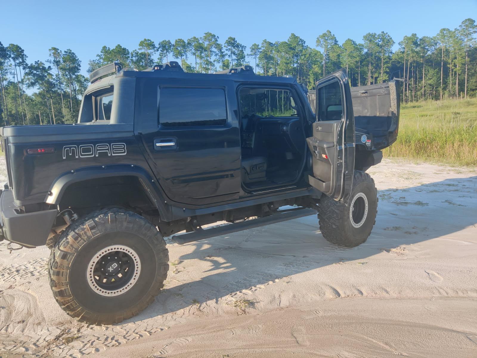 Used 2005 HUMMER H2 SUT w/ Preferred Equipment Group AWD/4WD image 8