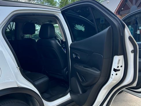 Used 2019 Buick Encore Preferred image 9