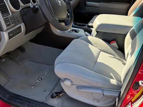 Used 2010 Toyota Tundra SR5 RWD image 2