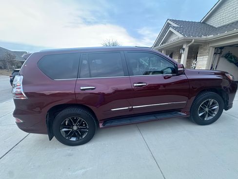Used 2014 Lexus GX 460 image 4